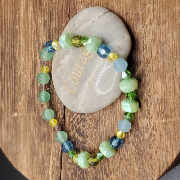 B3130 gorgeous green garden beaded bracelet - Picture 1 of 2